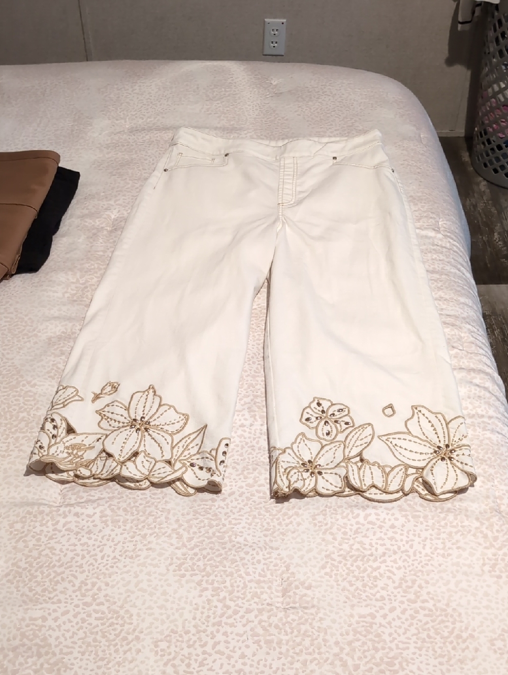 Chicos Wide Leg Crops, 2.5/14 - Picture 7 of 15